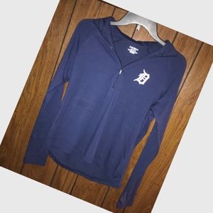 Detroit Tigers collar sweat shirt